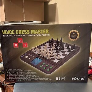 Voice Chess Master - Black and White Electronic Chess Set
